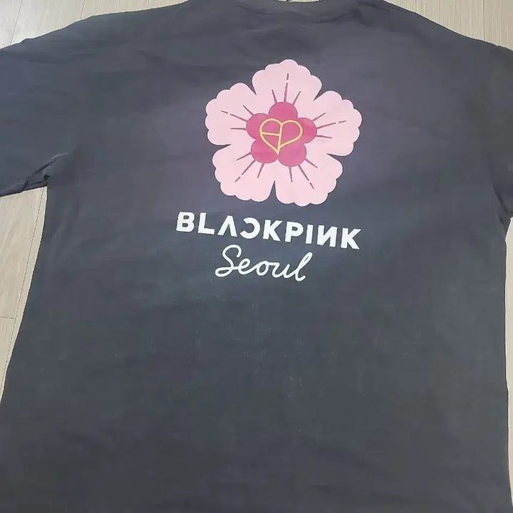 [SOLD OUT] 블랙핑크 서울 반팔 티셔츠 차콜 L 팝니다