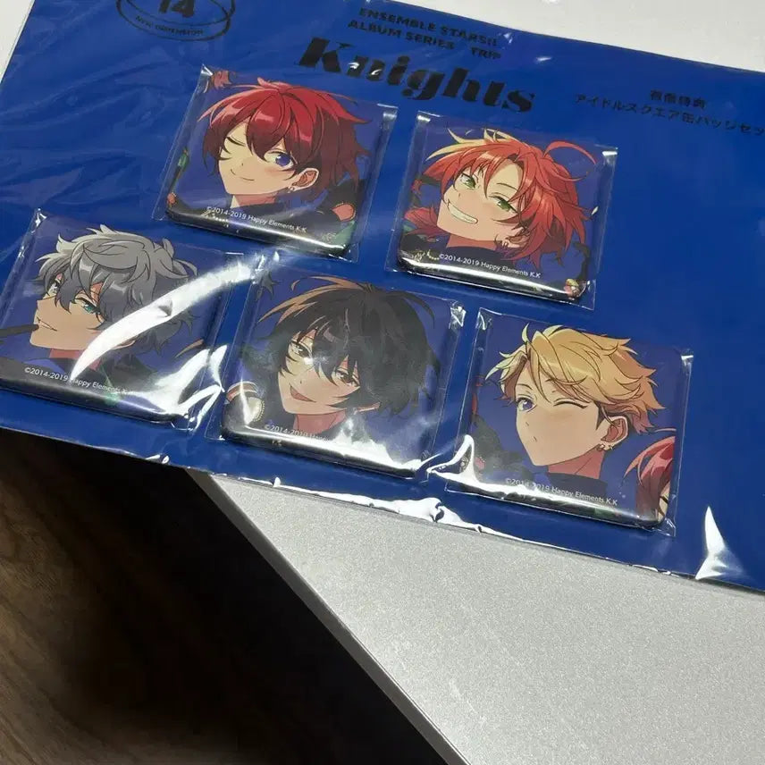[BUNJANG] Knights Trip 5-Member Can Badge / 나이츠 트립 캔뱃지 양도
