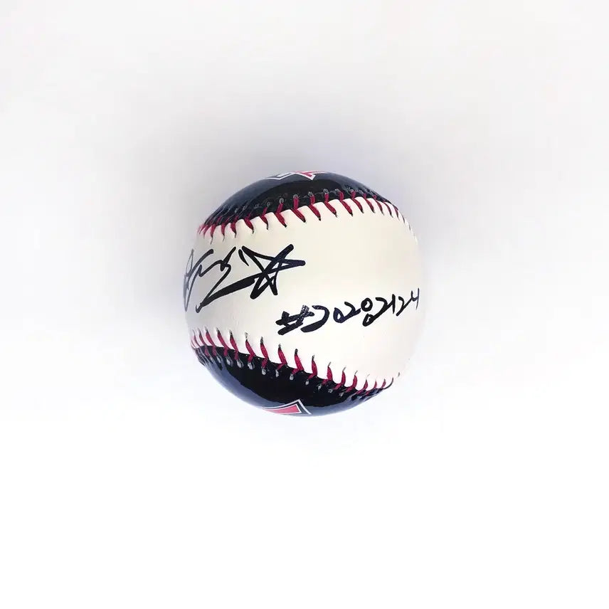 [BUNJANG] Yoon Suk-min Signed Retirement Commemorative Baseball / 윤석민 친필 싸인볼 (은퇴 기념구)