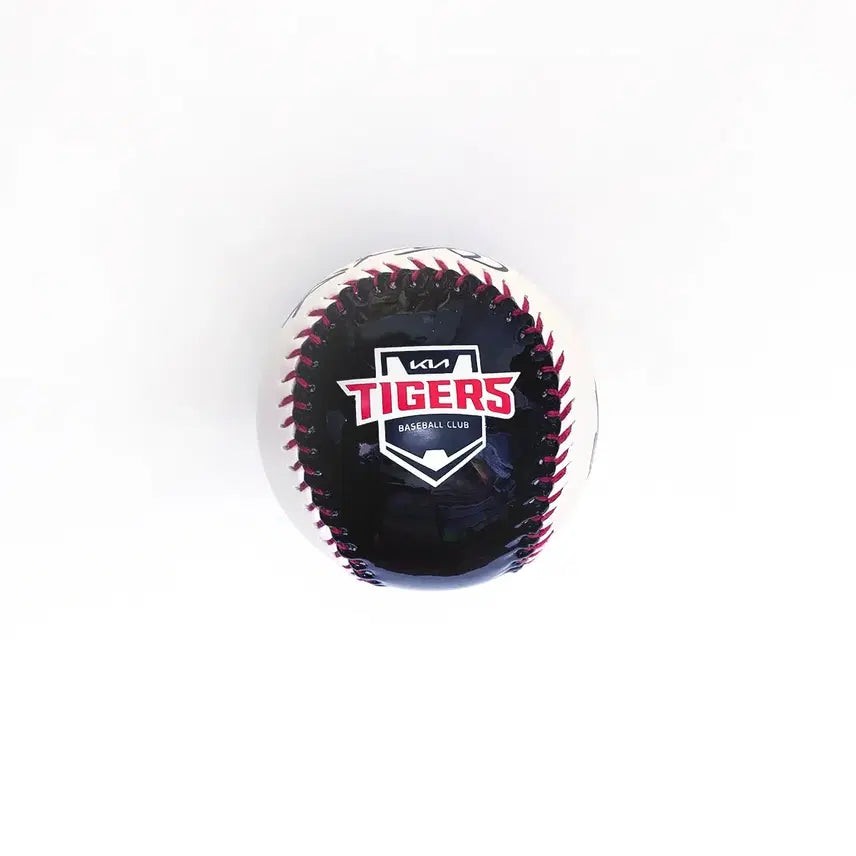 [BUNJANG] Yoon Suk-min Signed Retirement Commemorative Baseball / 윤석민 친필 싸인볼 (은퇴 기념구)