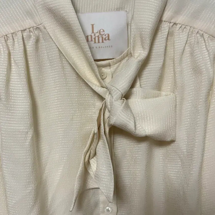 [BUNJANG] Lenina Ribbon Blouse / [Lenina] 르니나 리본 블라우스