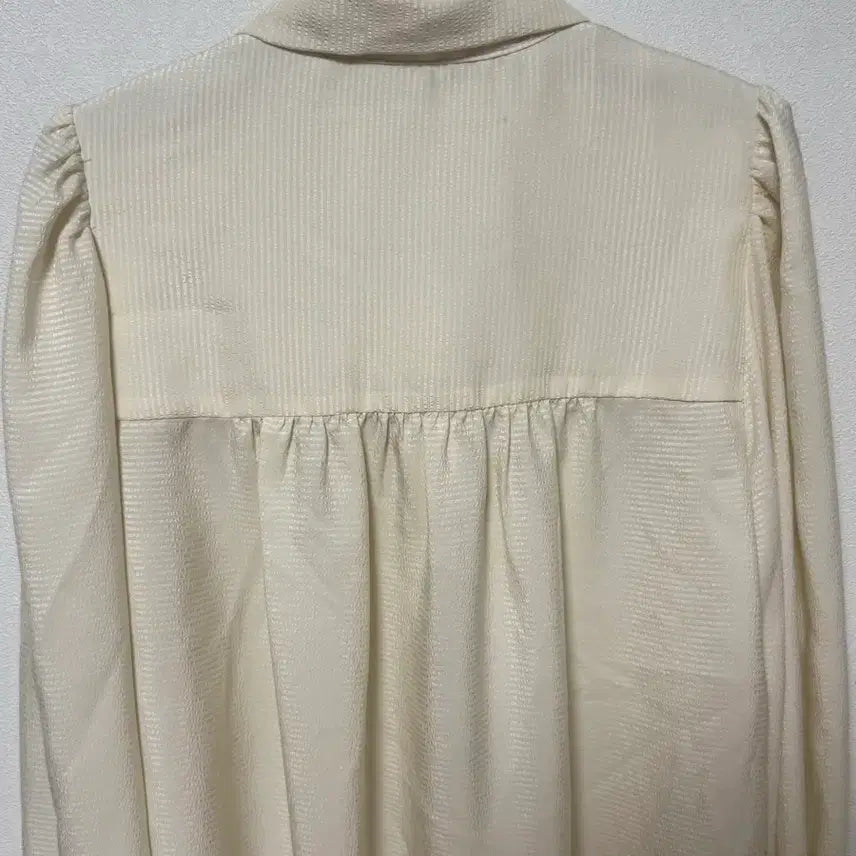 [BUNJANG] Lenina Ribbon Blouse / [Lenina] 르니나 리본 블라우스