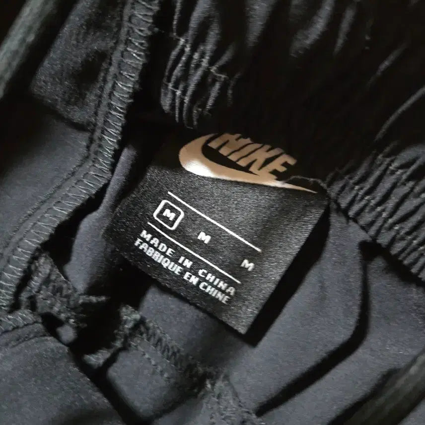 [BUNJANG] Nike ME Statement Street Woven Pants CD9229-010 / 나이키 ME 스테이트먼트 스트릿 우븐 팬츠 CD9229-010