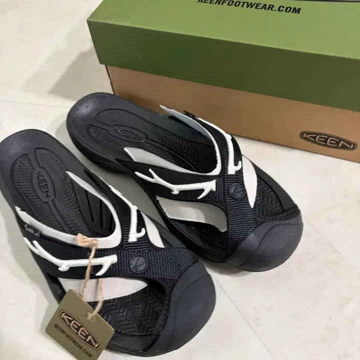 [BUNJANG] KinXNam 280/290mm Yuimea Deer Horn Embo Slide Sandals / [새상품]킨x남이서팔 와이메아 디어 혼 엠보스 슬라이드 280,290