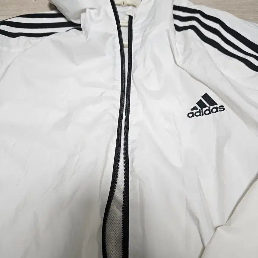 [SOLD OUT] 아디다스 윈드브레이커 바람막이 XL사이즈 화이트