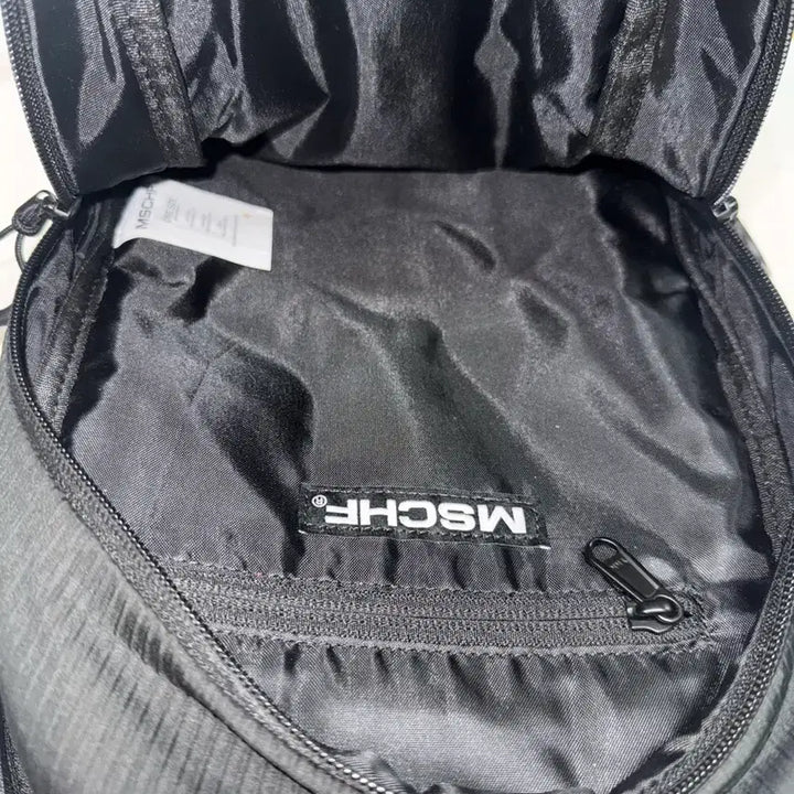 [BUNJANG] Mischief Two-Way Sling Bag / 미스치프 투웨이 슬링백