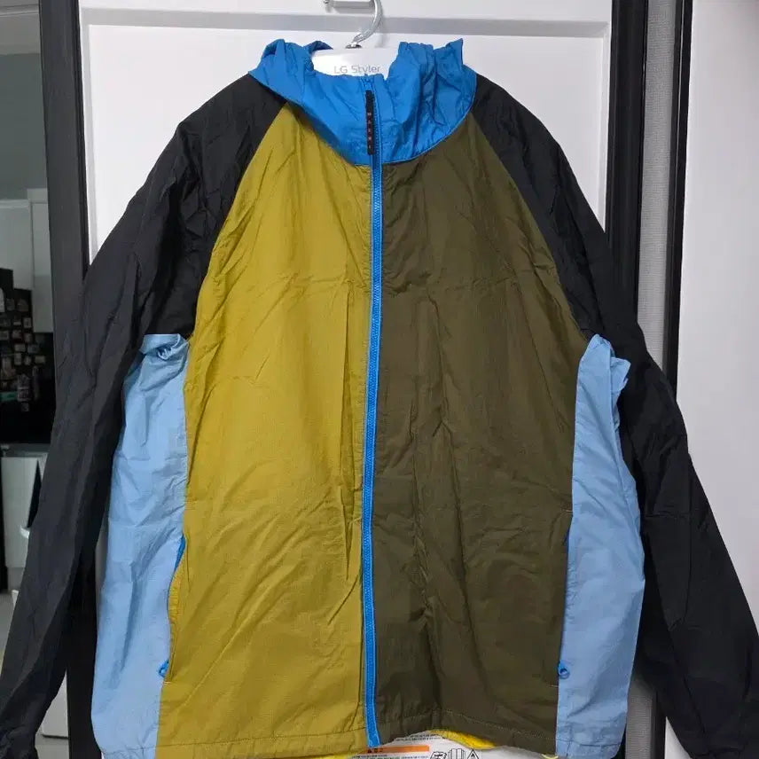 [SOLD OUT] 유니클로 마르니 바람막이