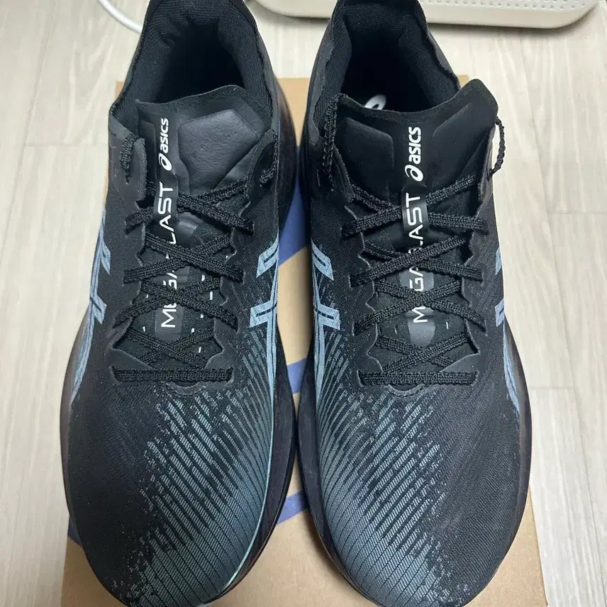 [SOLD OUT] 아식스 메가블라스트 275