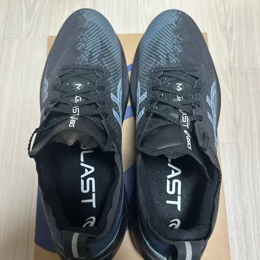 [SOLD OUT] 아식스 메가블라스트 275
