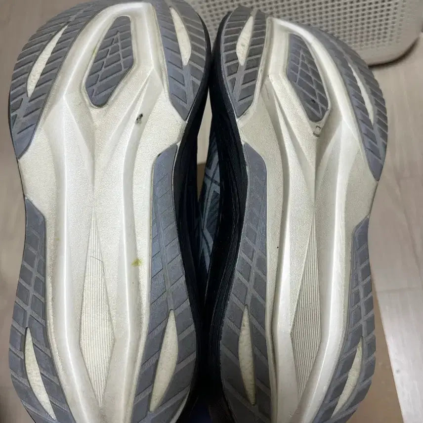 [SOLD OUT] 아식스 메가블라스트 275