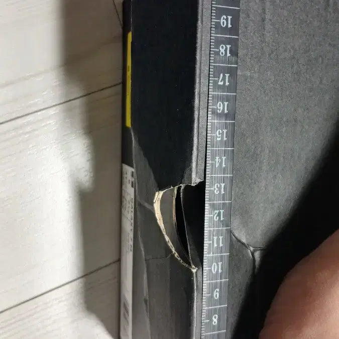 [BUNJANG] 아디다스박스 총8개(블루3+블랙3+아이보리1+스텔라 메카트니 콜라보1) / 아디다스박스 총8개(블루3+블랙3+아이보리1+스텔라 메카트니 콜라보1)