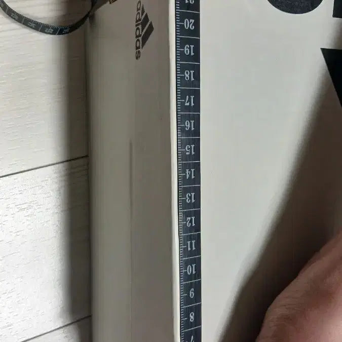 [BUNJANG] 아디다스박스 총8개(블루3+블랙3+아이보리1+스텔라 메카트니 콜라보1) / 아디다스박스 총8개(블루3+블랙3+아이보리1+스텔라 메카트니 콜라보1)