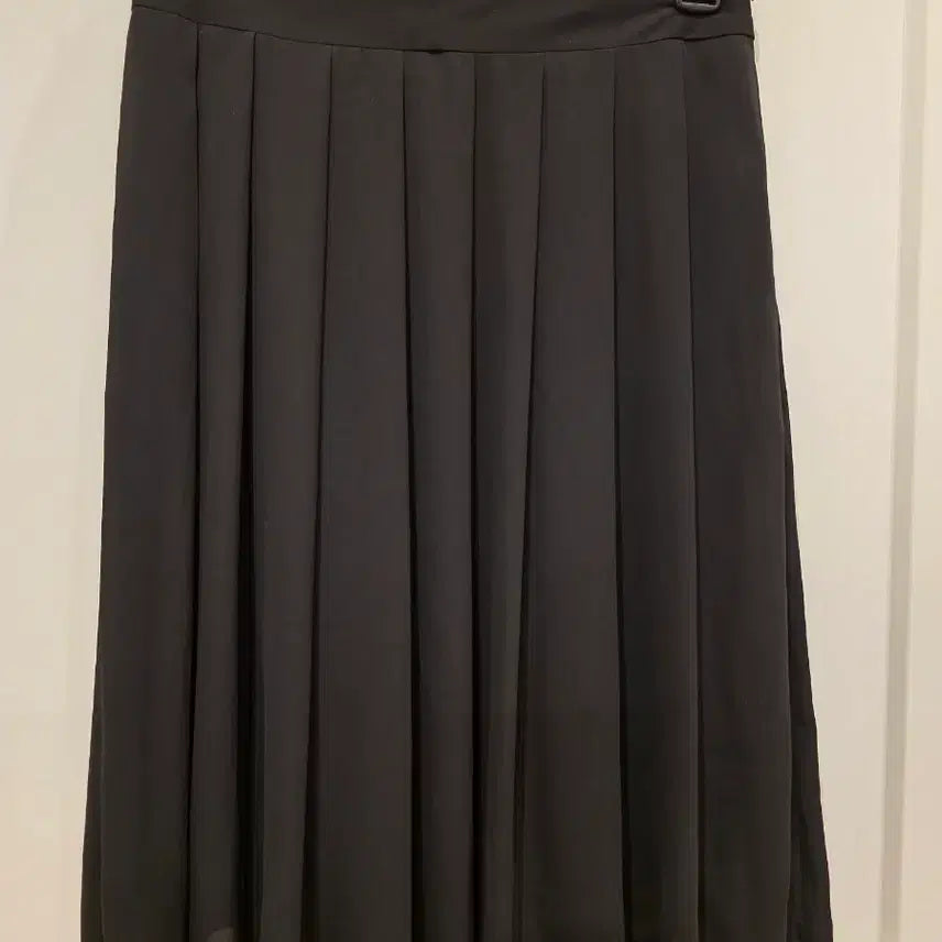 [BUNJANG] NINEGIRL Scarlet &amp; Black Pleated Skirt Set (Size S) / 나인걸 스칼렛&amp;블랙 플리츠 스커트 세트