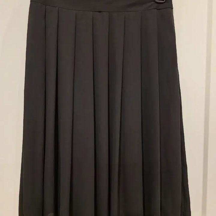 [BUNJANG] NINEGIRL Scarlet &amp; Black Pleated Skirt Set (Size S) / 나인걸 스칼렛&amp;블랙 플리츠 스커트 세트
