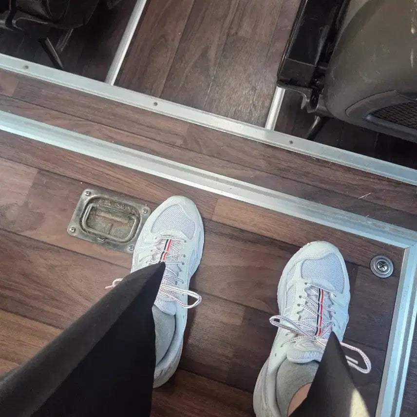 [BUNJANG] Asics x Thom Browne Gel Kayano 14 Sneakers / 아식스 x 톰브라운 콜라보 신발 280