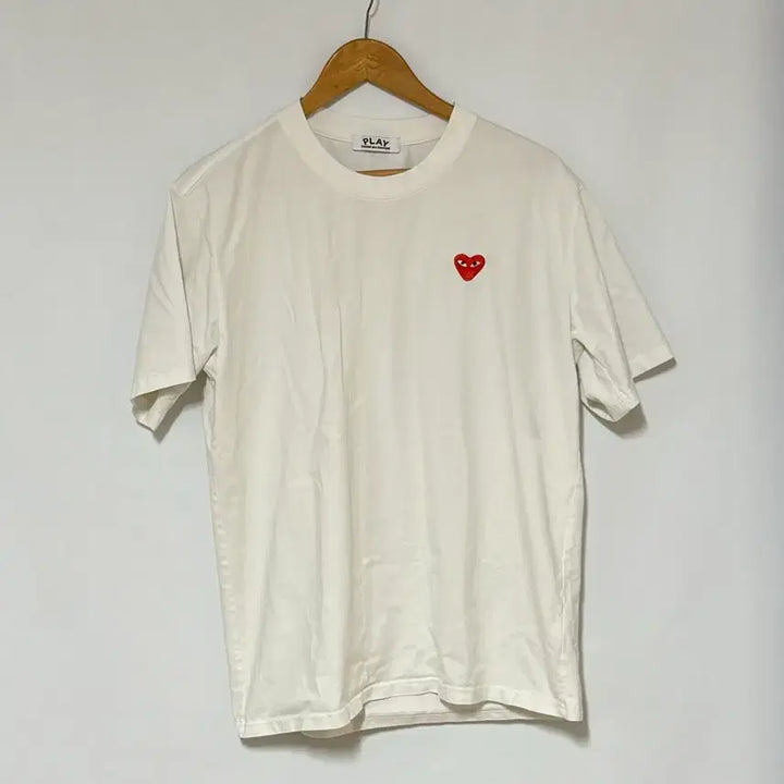 [SOLD OUT] 꼼데가르송 플레이 흰색 반팔티