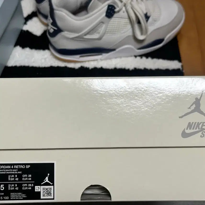 [BUNJANG] Nike Air Jordan 4 SB Retro White Navy / [280] (가격내림) 나이키 에어 조던 4 SB 레트로 화이트 네이비