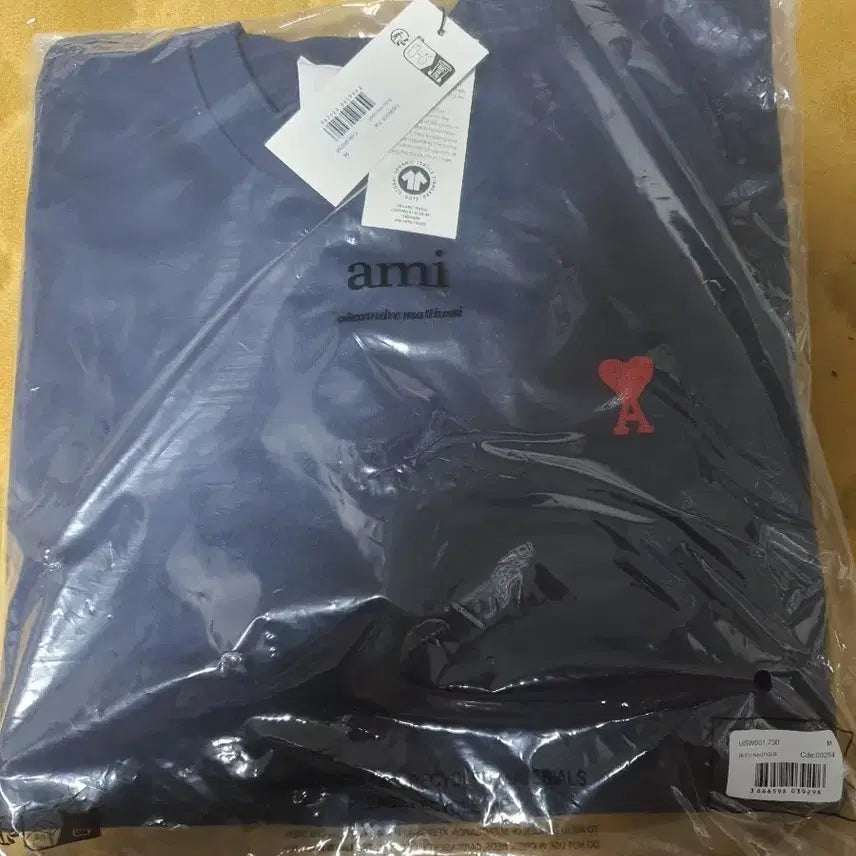 [BUNJANG] AMI Small Heart Logo Sweatshirt Navy M / 아미 스몰 하트 로고 맨투맨 네이비 M