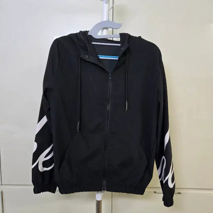 [BUNJANG] TYPHOON Windbreaker Hooded Jumper / TYPHOoN 바람막이 점퍼