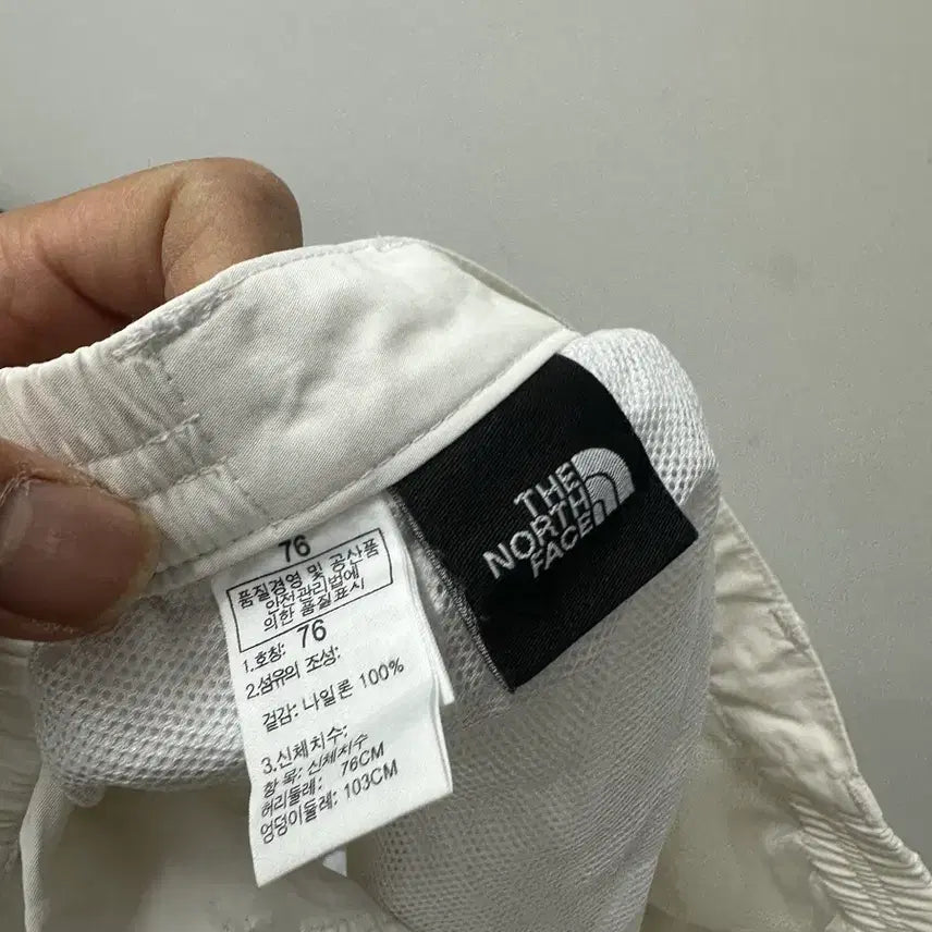 [BUNJANG] The North Face White Shorts (Size 29) / [만원 아라비아빈티지]노스페이스 화이트 반바지 29