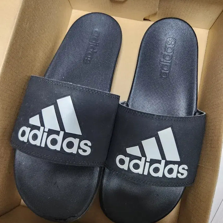 [BUNJANG] Adidas Adilette Shower Slides Black 240 / 아디다스 슬리퍼 블랙 240