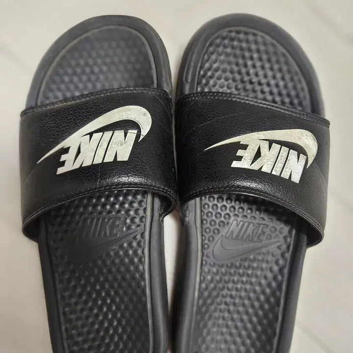 [BUNJANG] Nike Benassi Slippers Black 260 / 나이키 베나시 슬리퍼 블랙 260