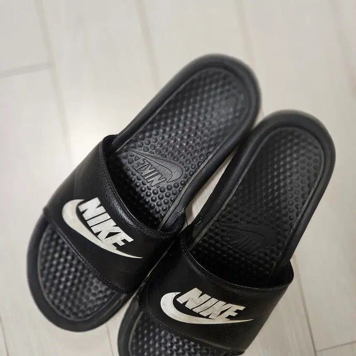 [BUNJANG] Nike Benassi Slippers Black 260 / 나이키 베나시 슬리퍼 블랙 260