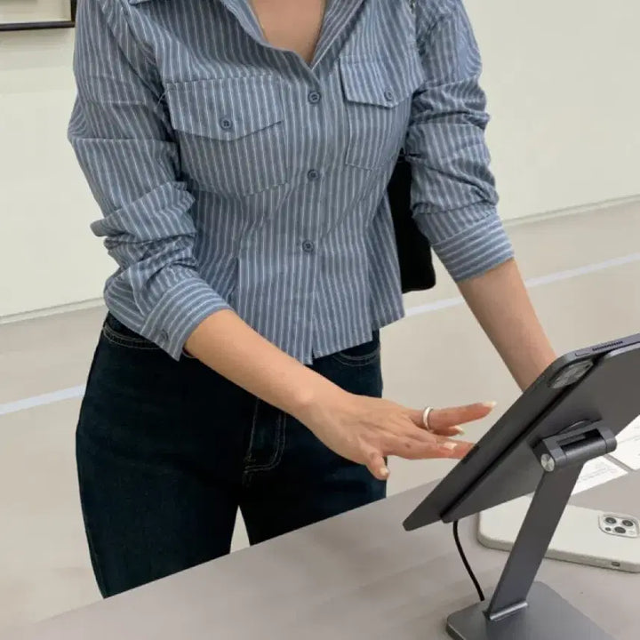 [BUNJANG] Stripe Pocket Cropped Shirt / 스트라이프 포켓 크롭 셔츠