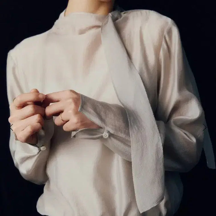 [BUNJANG] Sienne Mariee Tie Blouse Dove Gray S / 새상품 시에 마리시어 타이 블라우스 도브그레이 S
