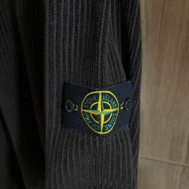 [BUNJANG] Stone Island Wool Sweater Knit Brown / 새상품(L)스톤아일랜드 와펜 로고 울 스웨터 니트 브라운