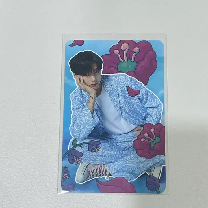 [BUNJANG] BTS Map of the Soul: Journey Universal Limited V Taehyung Photocard / 방탄 방탄소년단 bts 맵솔 유니버셜 한정 더져니 포카 포토카드 뷔 태형