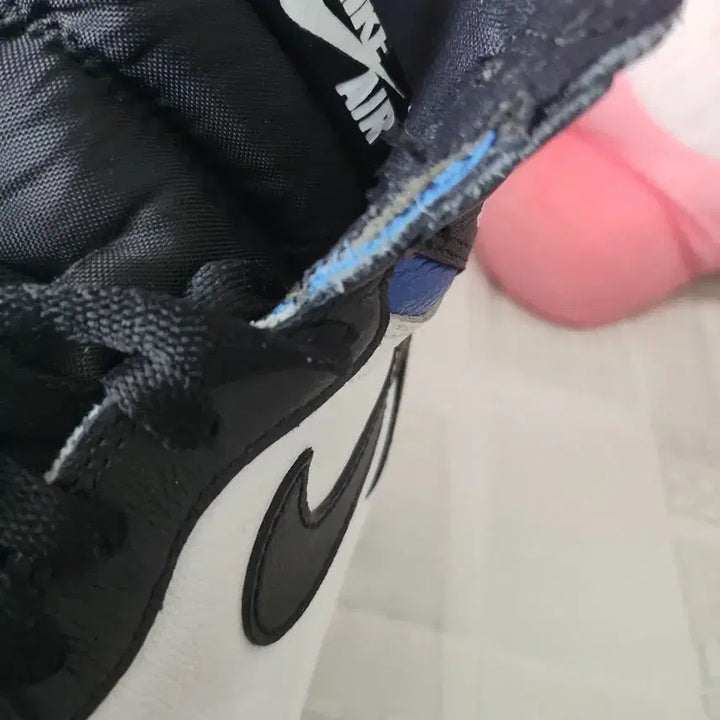 [SOLD OUT] 조던 1 레트로 하이 OG 로얄토