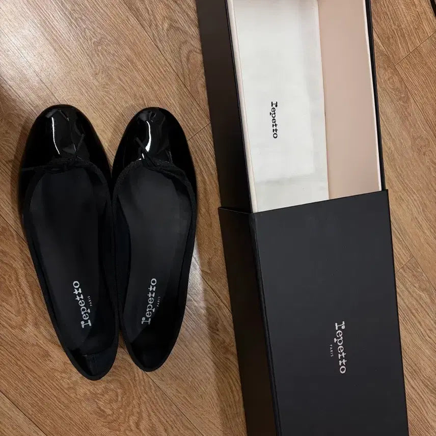 [SOLD OUT] 레페토 플랫 산드리옹 곰므(유광 블랙) 38