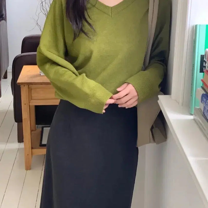 [BUNJANG] Olive V-Neck Knit / 올리브 브이넥 니트