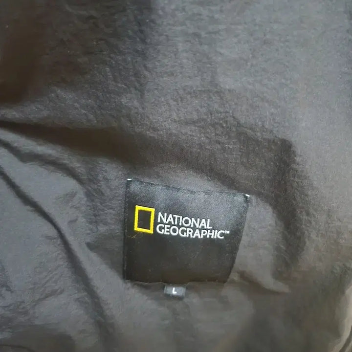 [BUNJANG] National Geographic Black Windbreaker Hooded Jacket / 내셔널지오그래픽 블랙 바람막이 후드 자켓