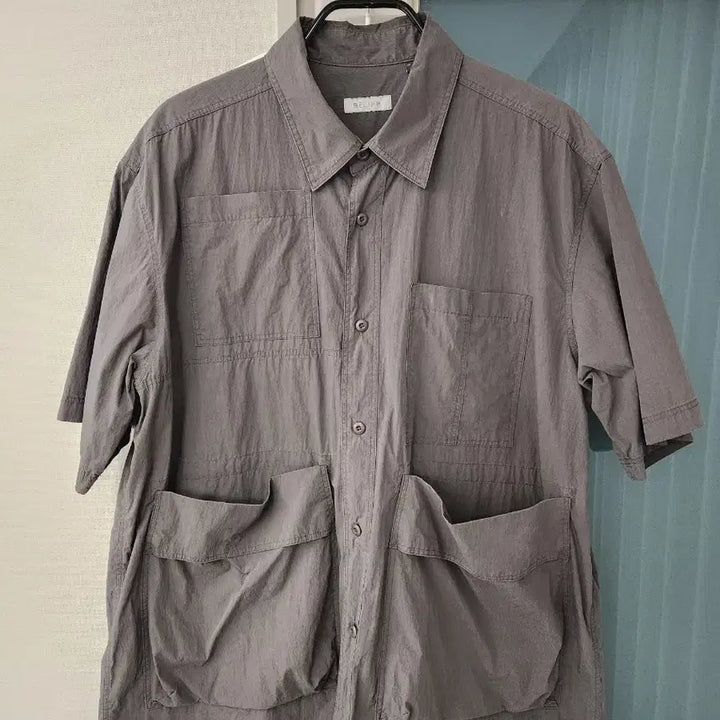 [BUNJANG] Bellier 25SS Utility Pocket Short Sleeve Shirt (Charcoal, Size 5/105) / 벨리에 25ss 유틸리티 포켓 숏 슬리브 셔츠(차콜, 5size)