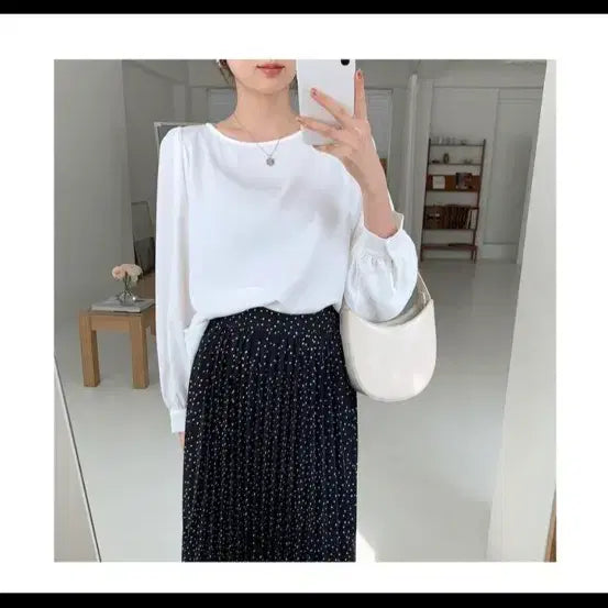 [BUNJANG] White Blouse / 흰색 블라우스