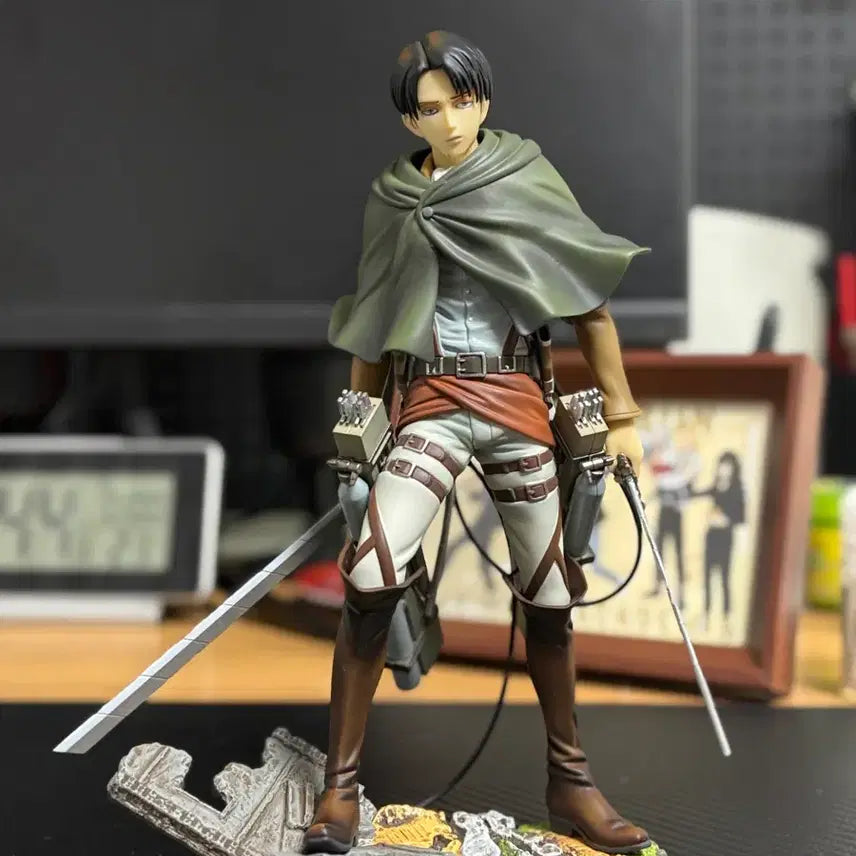 [BUNJANG] Brave-Act Attack on Titan Levi Cleaning Ver. Figure / 브레이브액트(brave-act) 진격의 거인 청소버전 리바이 피규어