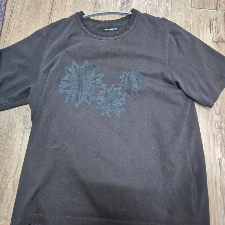 [BUNJANG] Hatching Room Cartoon Floral Short Sleeve T-Shirt Size 2 / 해칭룸 카툰 플로럴반팔 2사이즈