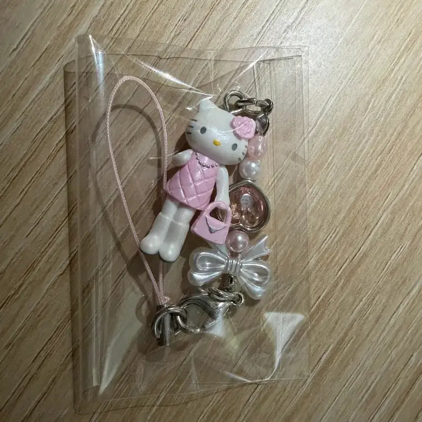 [BUNJANG] Sanrio Long-Legged Hello Kitty Strap Angel &amp; Devil Series Keychain / 산리오 롱다리 헬로키티 스트랩 천사와악마 시리즈 키링