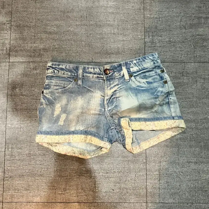 [SOLD OUT] 일본 빈티지 garment 핀터 y2k 페어리 플라워 데님 숏팬츠 반바지