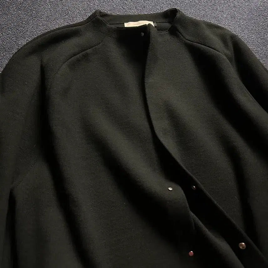 [SOLD OUT] AMOMENTO/ ROUNDED SLEEVE CARDIGAN Black/
