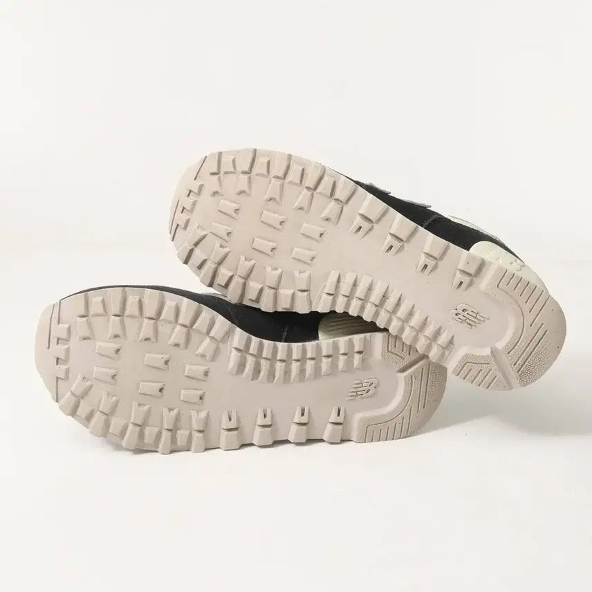 [BUNJANG] New Balance 574 Black Elephant Sneakers / [225] 뉴발란스 574 블랙 엘리펀트