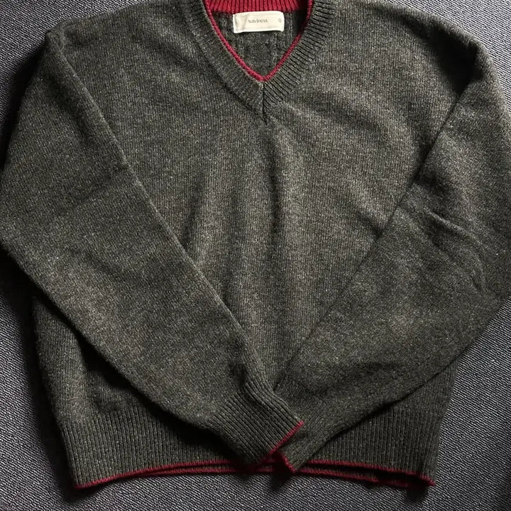 [BUNJANG] Waviness Drift Layered V-neck Knit Charcoal Red / 웨이비니스/Drift Layered V-neck Knit