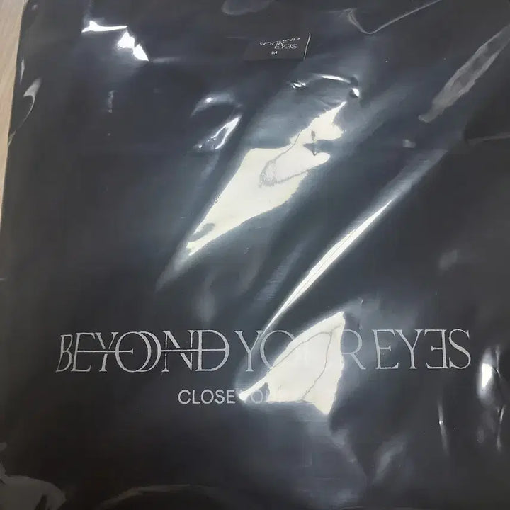 [BUNJANG] Beyond Your Eyes Black T-Shirt (M) / 비욘드유어아이즈 검정 티셔츠만  팝니다 사이즈 M