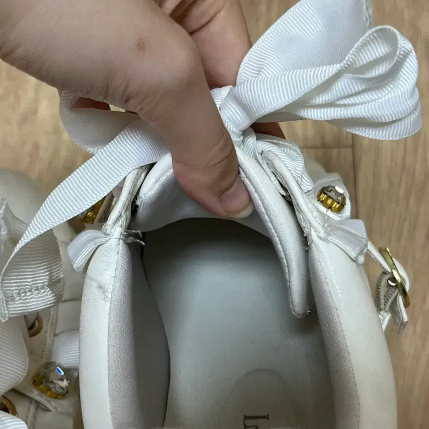 [SOLD OUT] 급전! 리즈리사 비쥬 벨트 스니커즈 양산형지뢰계걸리계앙크루즈피움