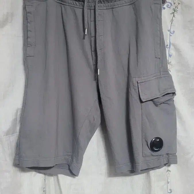 [BUNJANG] CP Company Lens Pocket Gray Shorts / CP컴퍼니 렌즈 포켓 그레이 반바지