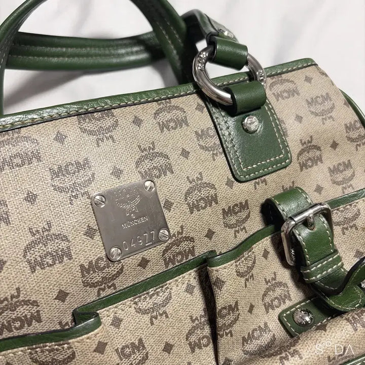 [BUNJANG] MCM Logo Shoulder Bag Tote Green / MCM 엠씨엠 로고 숄더백 토트백 그린