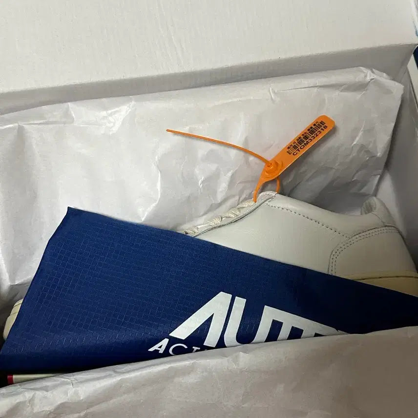 [BUNJANG] Autry Medalist Goat Skin Sneakers / (새상품) 오트리 메달리스트 고트스킨 (41)