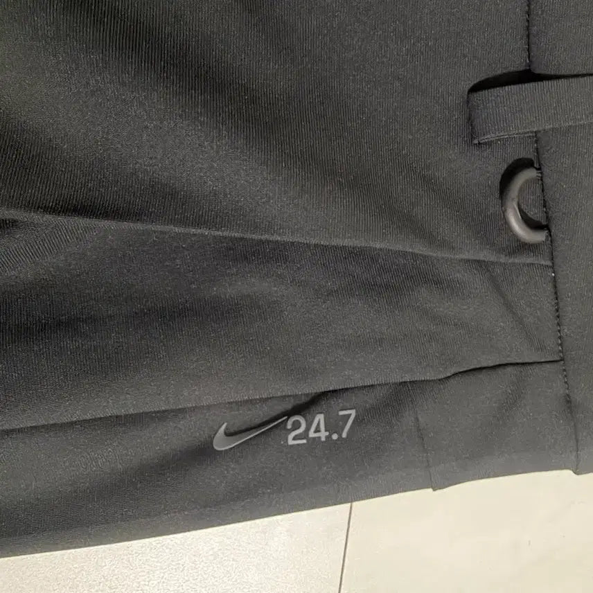 [BUNJANG] 24.7 Perfect Stretch Dry Fit UV Trousers Pants M / 나이키 24.7 퍼펙트스트레치 드라이 핏 UV 트라우저 팬츠 M판매합니다